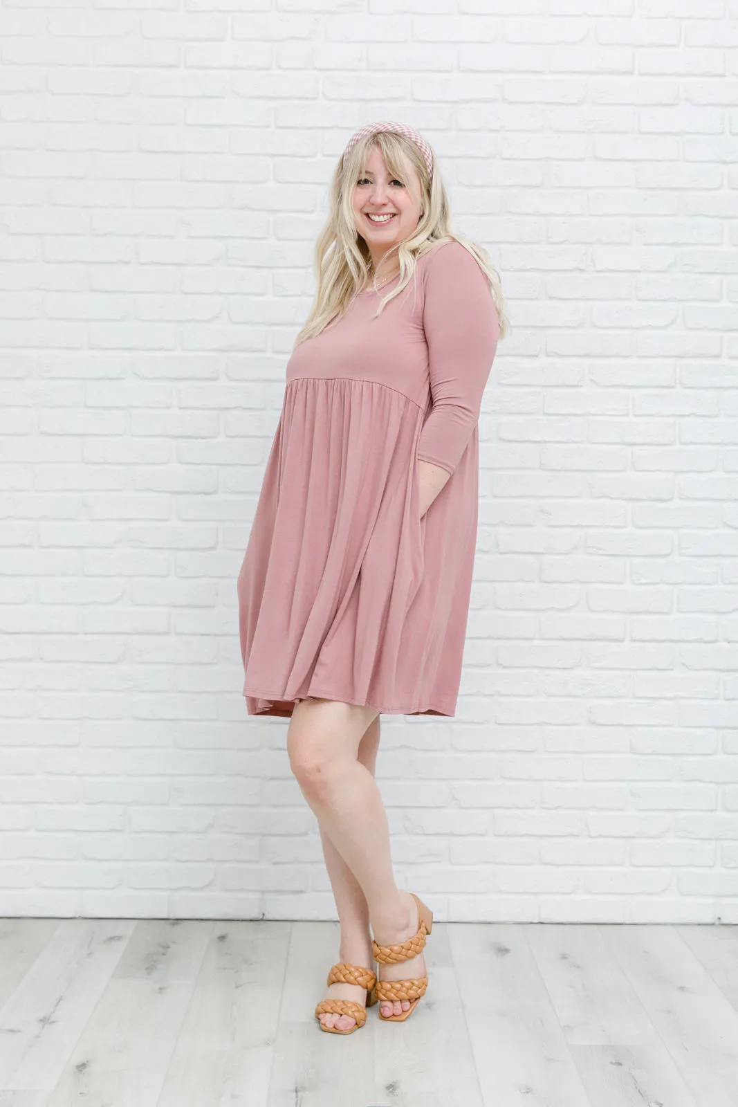 *Online Exclusive* Weekender Dress In Mauve