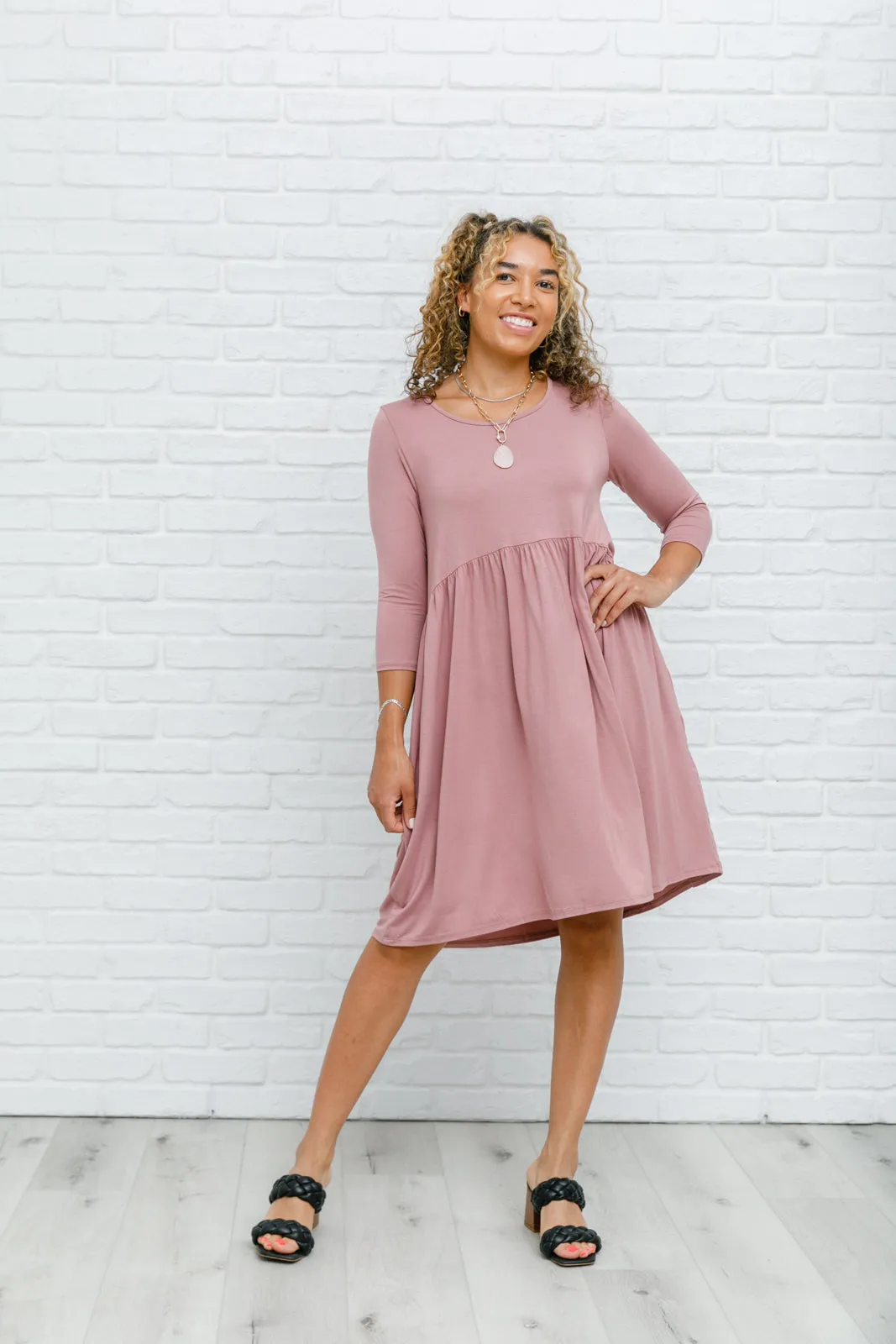 *Online Exclusive* Weekender Dress In Mauve