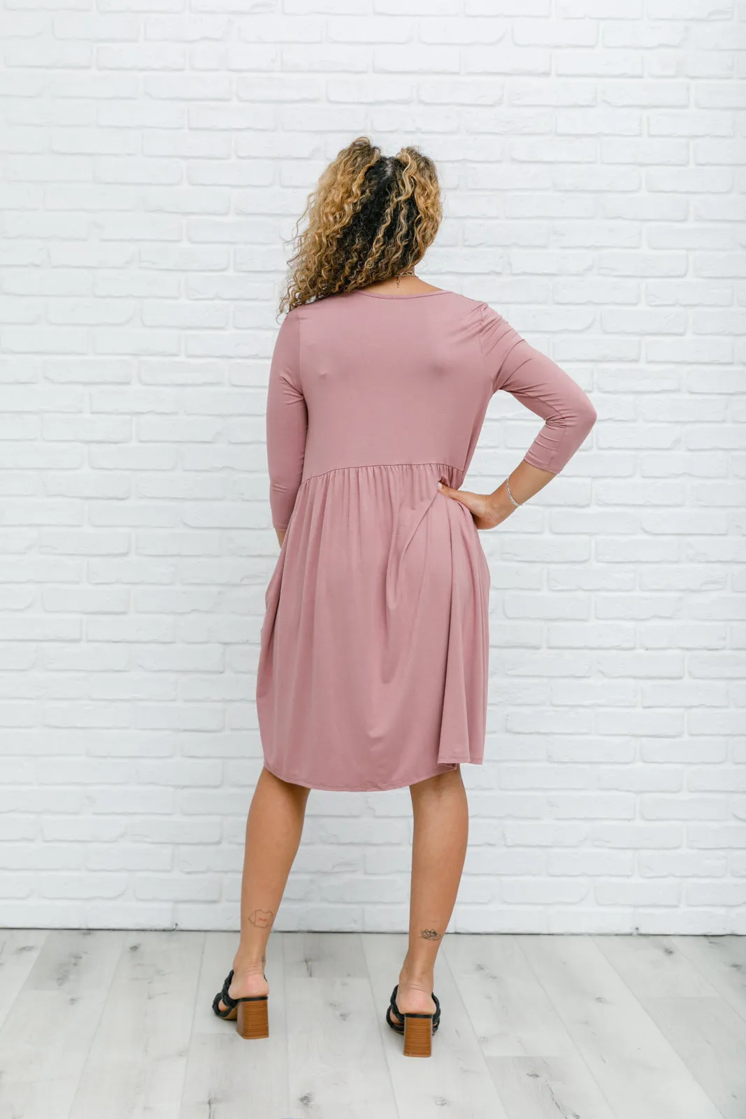 *Online Exclusive* Weekender Dress In Mauve