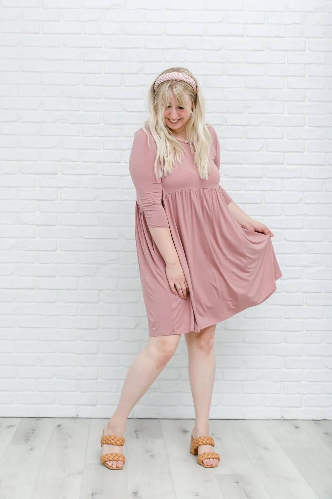 *Online Exclusive* Weekender Dress In Mauve