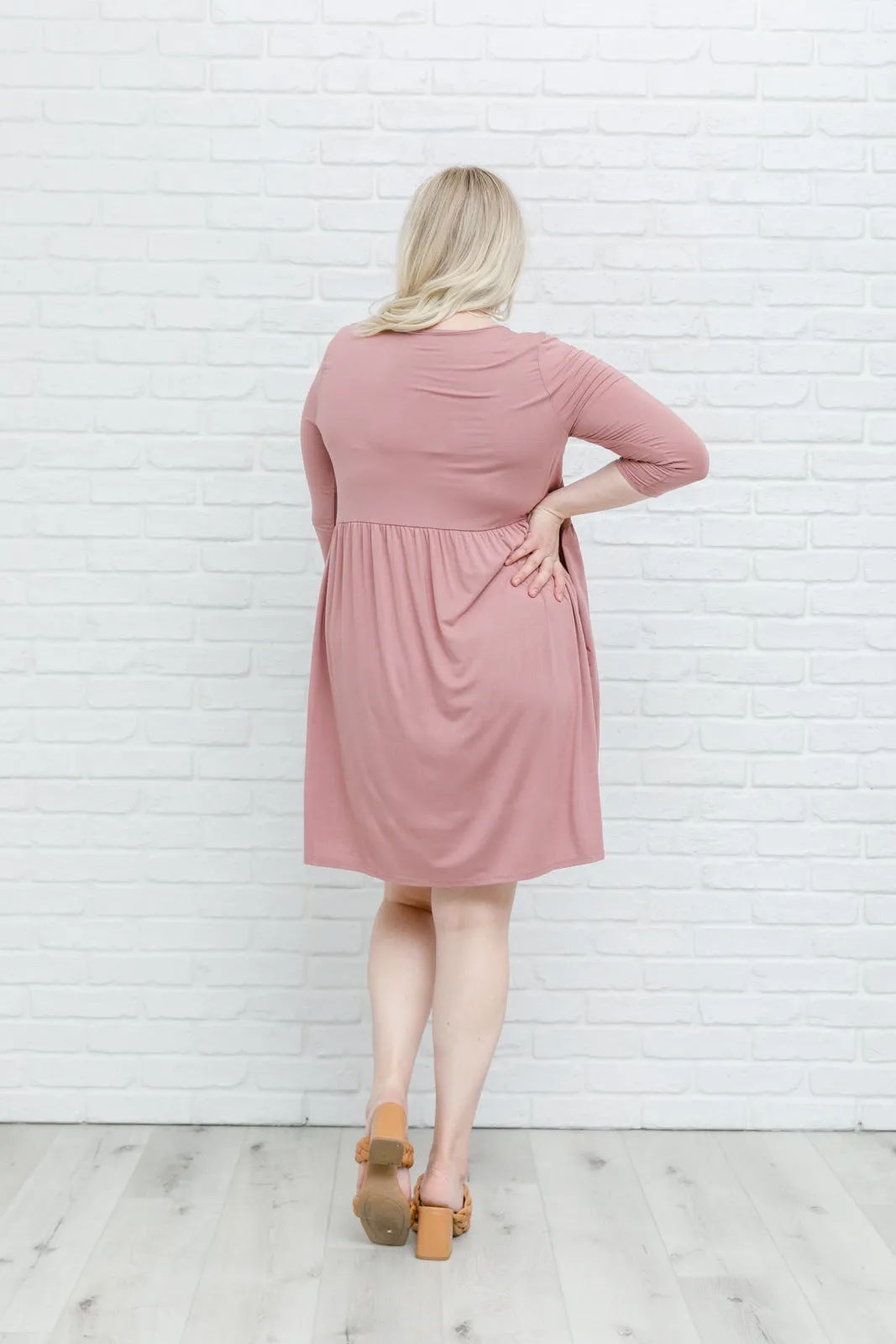 *Online Exclusive* Weekender Dress In Mauve